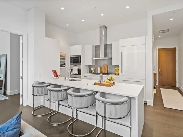 50 Liberty Dr #Penthouse 1h, Boston, MA 02210