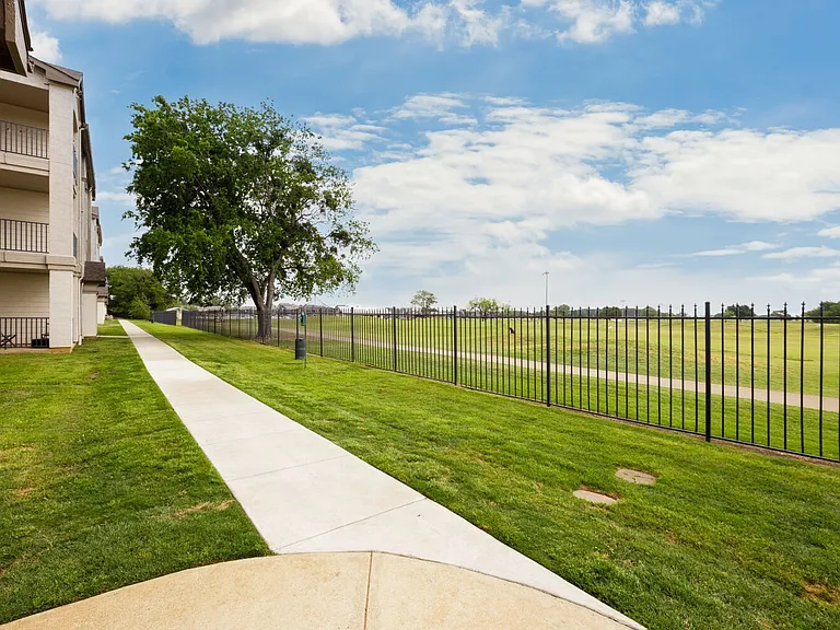 Lakes At Lewisville — Photo 24