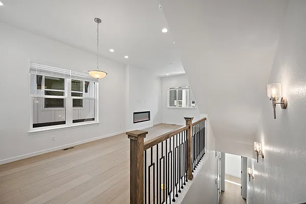 4037 Ascend Grv — Photo 23