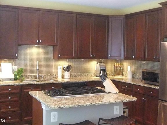 4th image of 108 Edgehill Dr