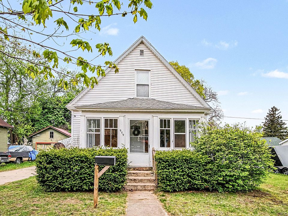 1st image of 909 Alderman St