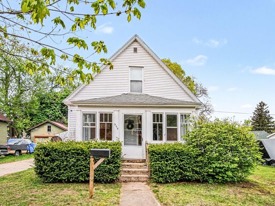 909 Alderman St, Belding, MI 48809