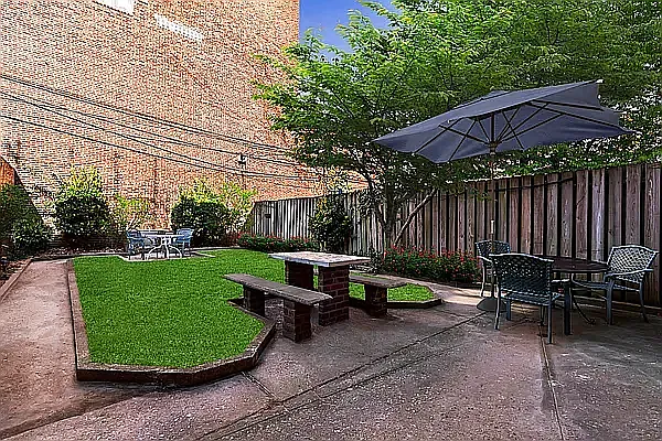 189 Amity Street — Photo 1