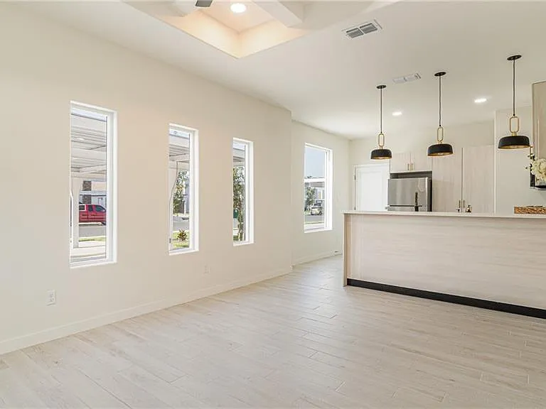 5805 Northwestern Ave #1 — Photo 4