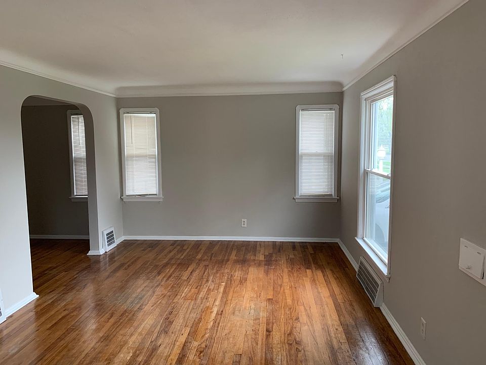 1st image of 4523 Wellington Ave