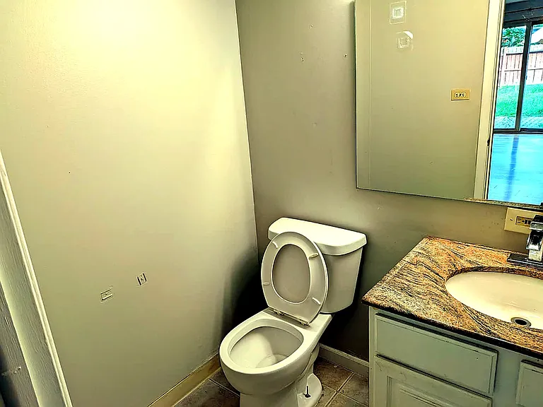 386 Dover Ln #386 — Photo 3