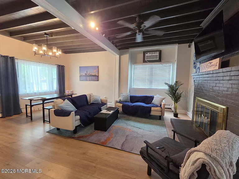 37 Beacon Blvd — Photo 3