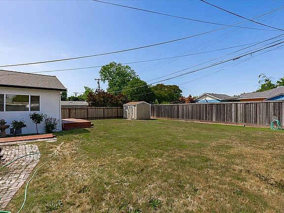 4th image of 3127 Valencia Way