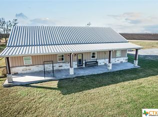 1911 Sweetwater Rd, Port Lavaca, TX 77979