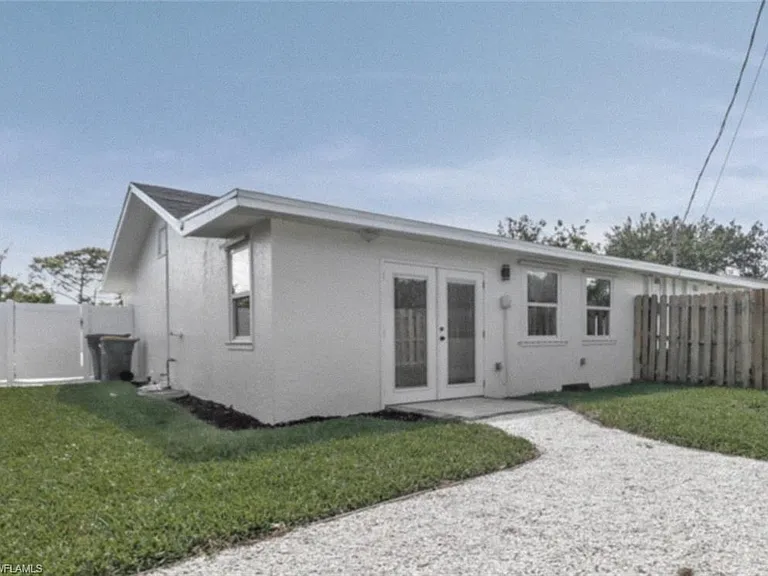4525 Fluvia Ave — Photo 23