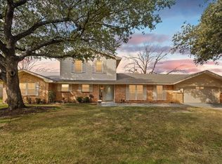 4013 Golden Oaks Dr, Haltom City, TX 76117