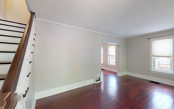 5th image of 338 Burbank Ave