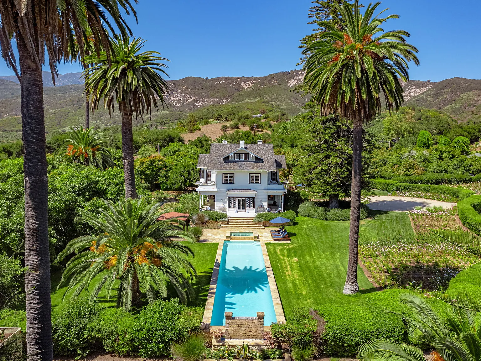 6 bed, $40,000 — Photo 1
