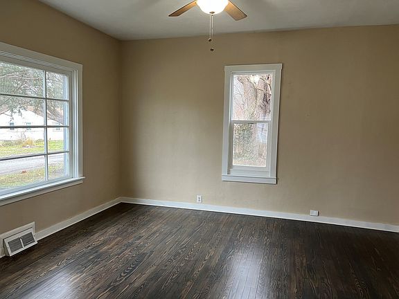 4th image of 325 Park St
