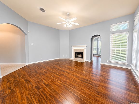 3rd image of 224 CORSICA DR