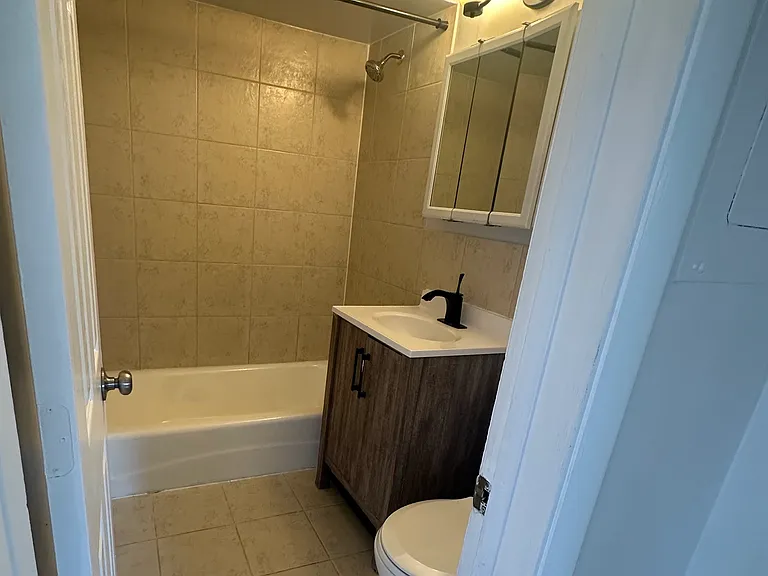 568 Pershing Ave #E — Photo 6