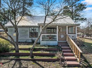 201 W Nandina St, Ore City, TX 75683