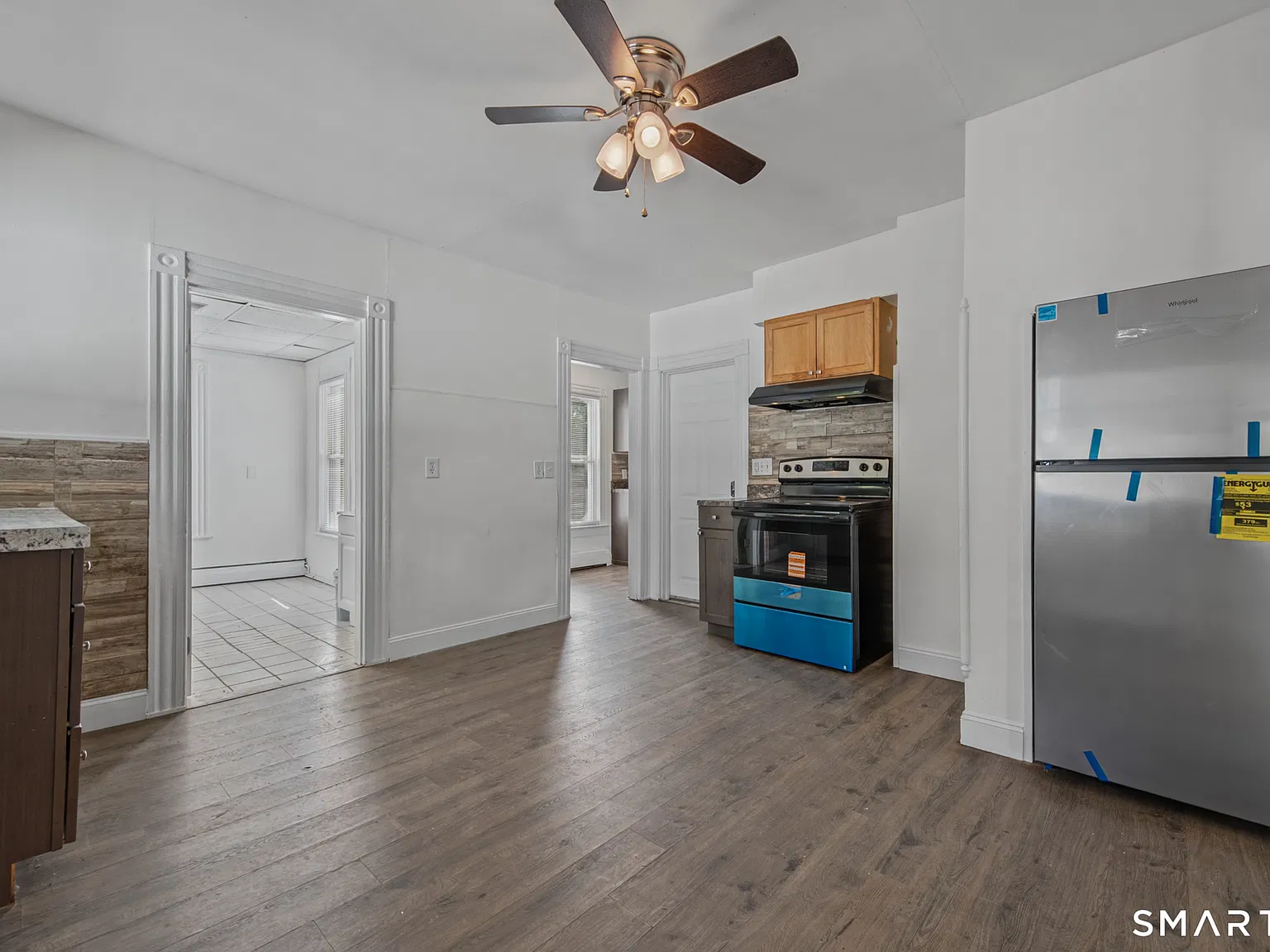 3 bed, 1.0 bath, 1042 sqft, $1,600 — Photo 3