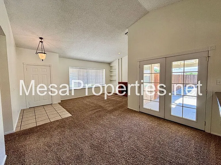 14145 Heritage Ct — Photo 4