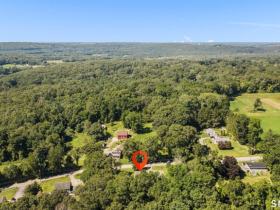 2nd image of 69 Pautipaug Hill Road