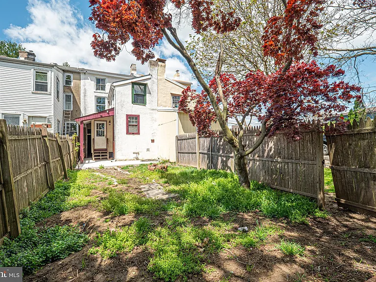 521 Maple Ave — Photo 23