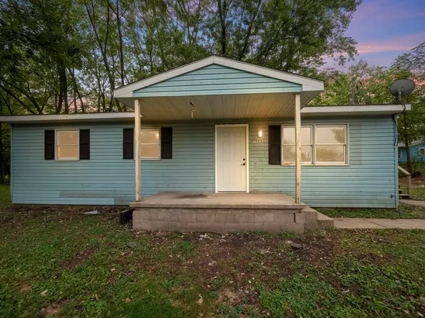 979 S 5th St, Frankfort, IN 46041