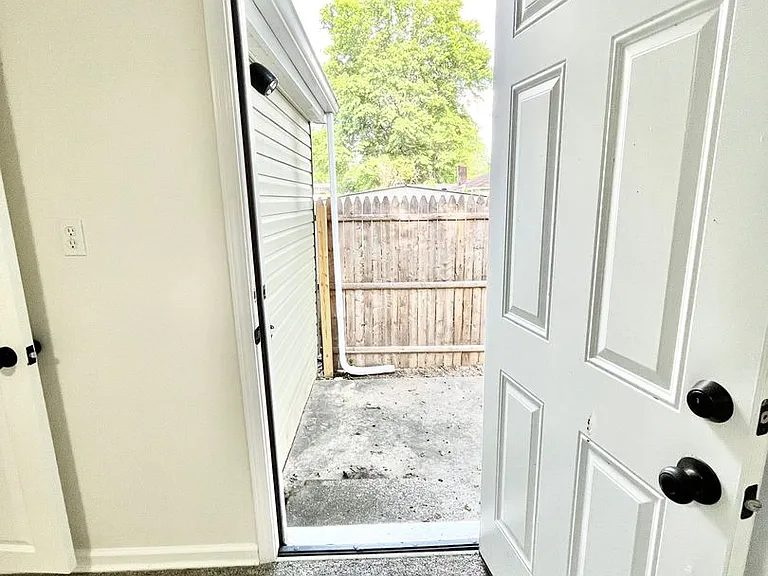 1118 W Whitney Ave — Photo 26