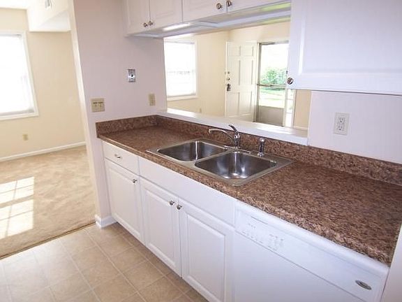4th image of 4806 Lynton Ct