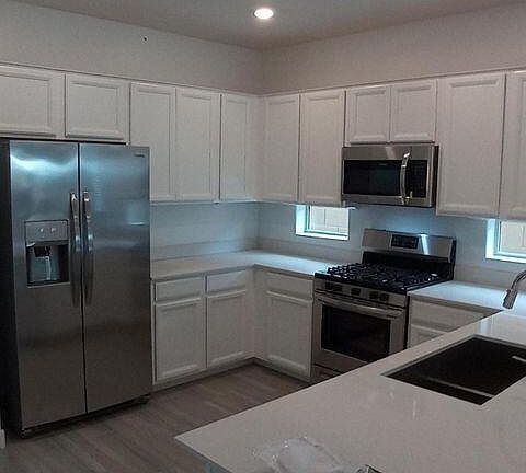 5th image of 16551 W Charlotte Dr