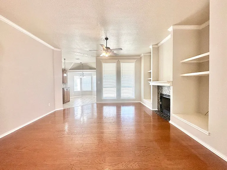 1806 Sand Stone Dr — Photo 3