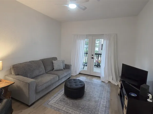 11711 Memorial Dr APT 45, Houston, TX 77024