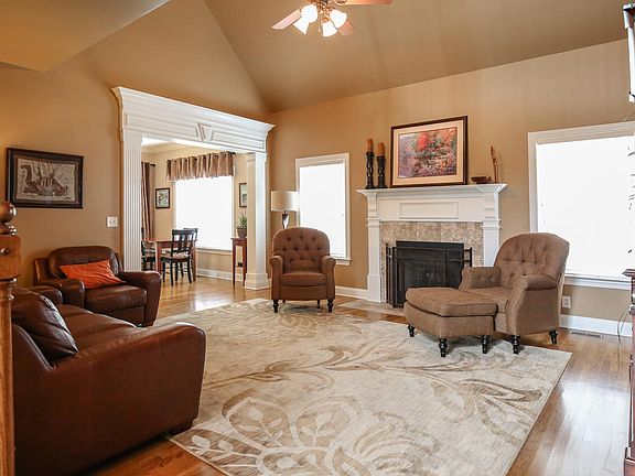 4th image of 1336 Saint Ives Ct