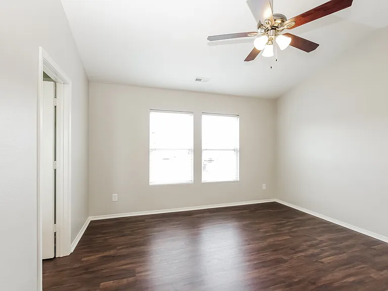 910 Willow Wind Dr — Photo 12