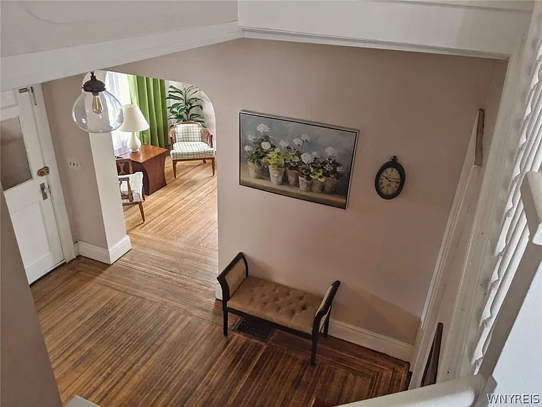 836 Richmond Ave — Photo 6