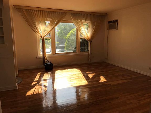 3rd image of 5635 218th St