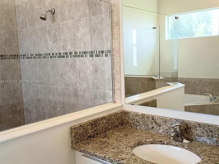 6555 Barbados Ct — Photo 22