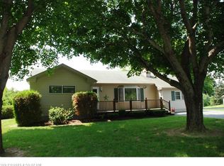 1122 Chase Rd, Veazie, ME 04401