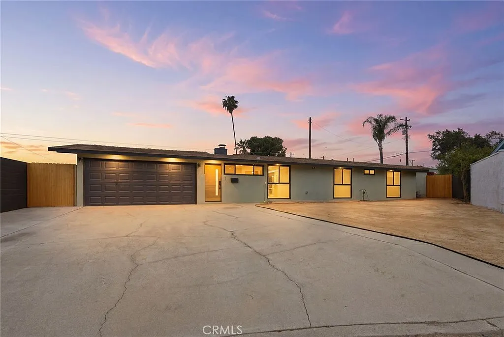 4 bed, 1391 sqft, $4,500 — Photo 2