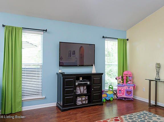 7017 Hollow Oaks Drive-1005