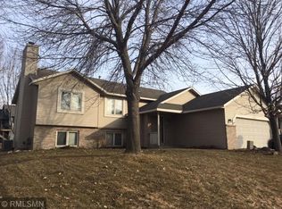 16126 Grove Trl, Lakeville, MN 55044