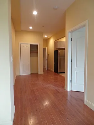 Rented by Perry Associates NYC Inc | media 31