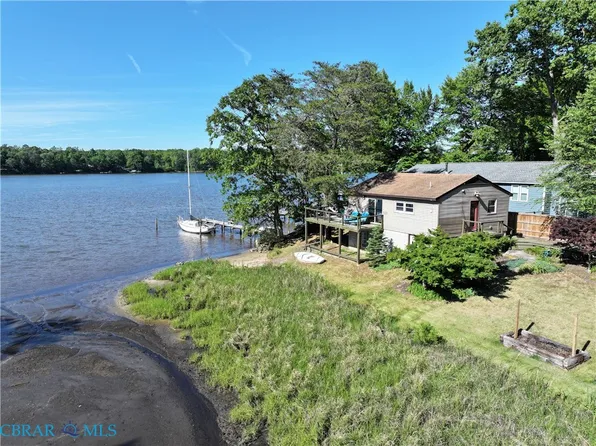 6207 Holly Trl, Gloucester, VA 23061