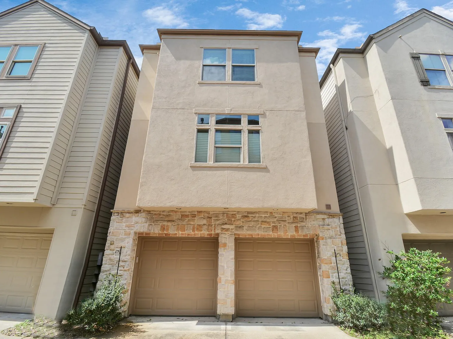 3 bed, 3.5 bath, 2197 sqft, $3,150 — Photo 2
