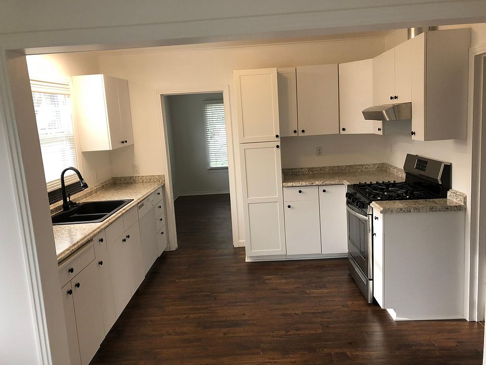 2nd image of 287 Lyons St