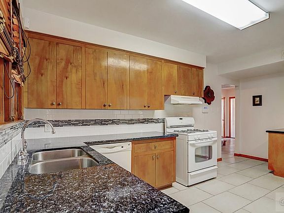 4th image of 4428 Avenue N 1/2