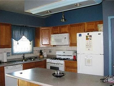 3rd image of 8128 Park Crest Dr
