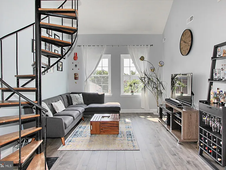 3043 S Columbus St #C1 — Photo 5