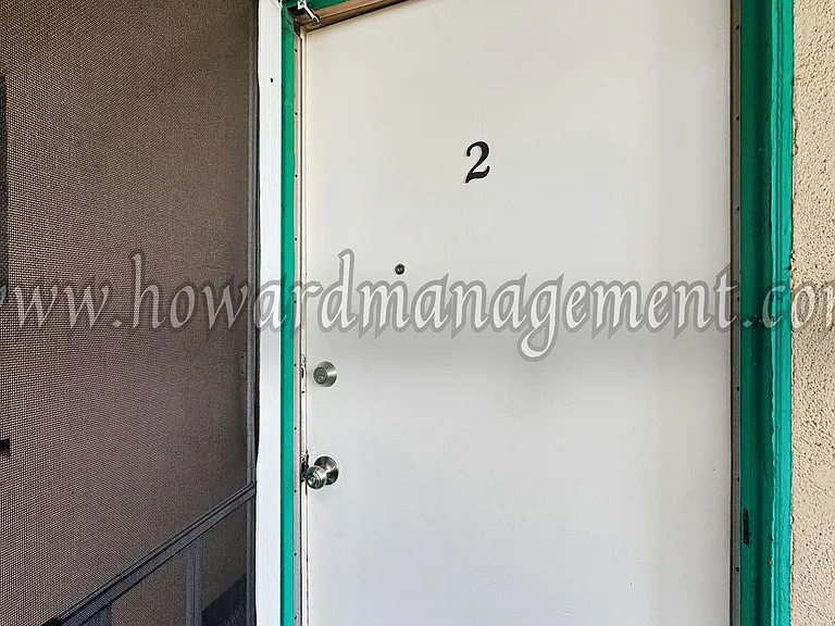 1405 Barry — Photo 8