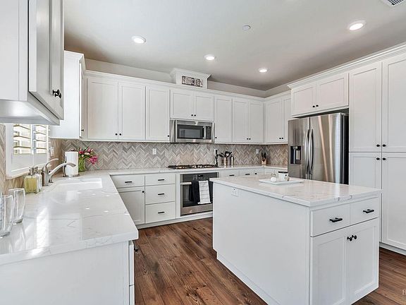 3rd image of 7565 Windward Drive