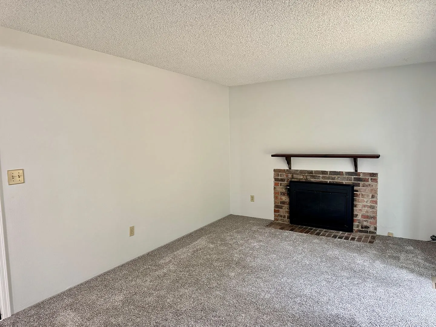 Move-in-Special - $1000 — Photo 2